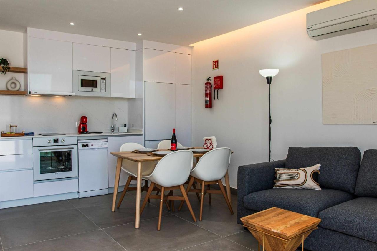 A Mar Dolphin Apartment *
